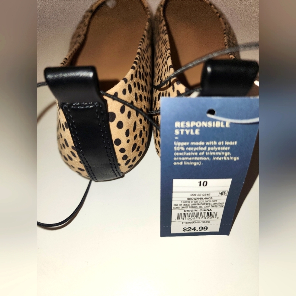 Tan and Black Women's Flats - Picture 3 of 4